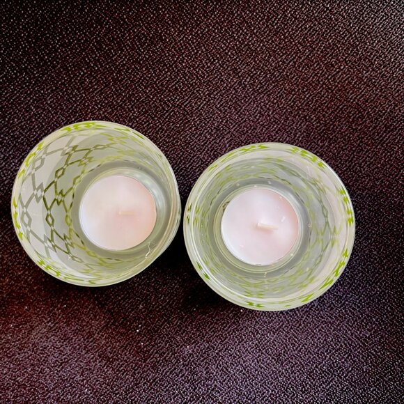 NWT - 2 Green geometric pattern tea light candleholders with tea lights - Picture 5 of 9